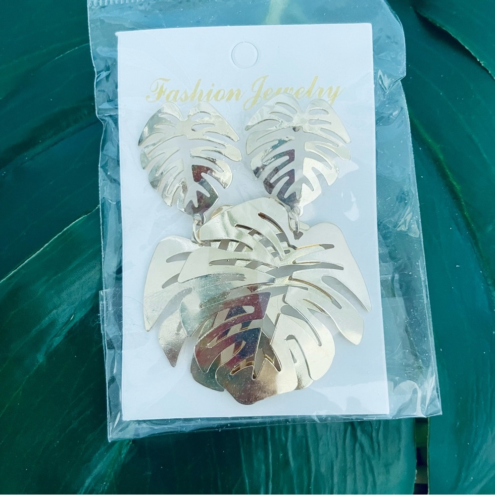 Tropical palm leaf earrings and leaf necklace vacation set in gold & green NWT - Picture 10 of 16